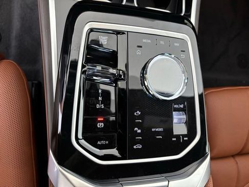 New 2026 BMW 740i xDrive w/ Premium Package AWD/4WD image 11