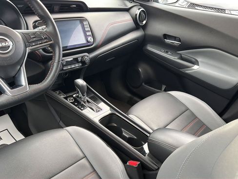 Used 2024 Nissan Kicks SR w/ SR Premium Package FWD image 23
