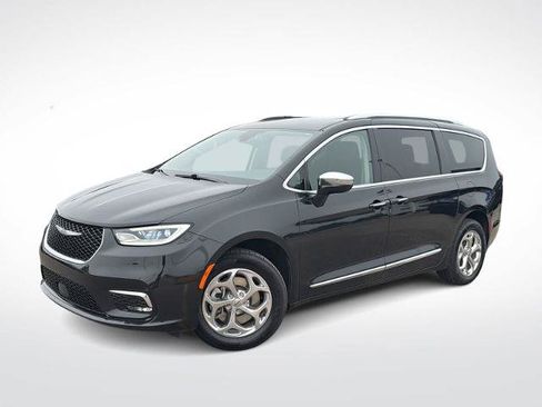 Used 2021 Chrysler Pacifica Limited w/ Uconnect Theater Family Group AWD/4WD image 1
