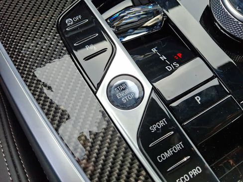 Used 2025 BMW X7 M60i AWD/4WD image 23