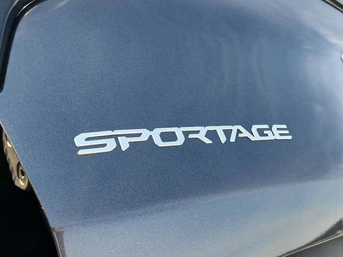 Used 2023 Kia Sportage LX AWD/4WD image 30