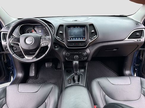 Used 2021 Jeep Cherokee Latitude Lux w/ Comfort/Convenience Group image 3