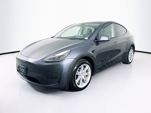 Used 2023 Tesla Model Y Long Range AWD/4WD image 3