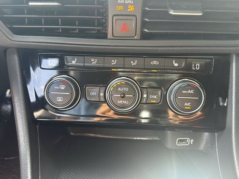 Used 2019 Volkswagen Jetta SE FWD image 21
