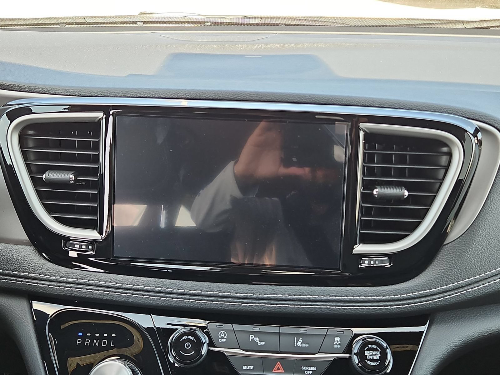 New 2027 Chrysler Pacifica Select FWD image 17