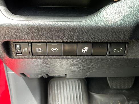 Used 2023 Toyota RAV4 XLE Premium AWD/4WD image 29