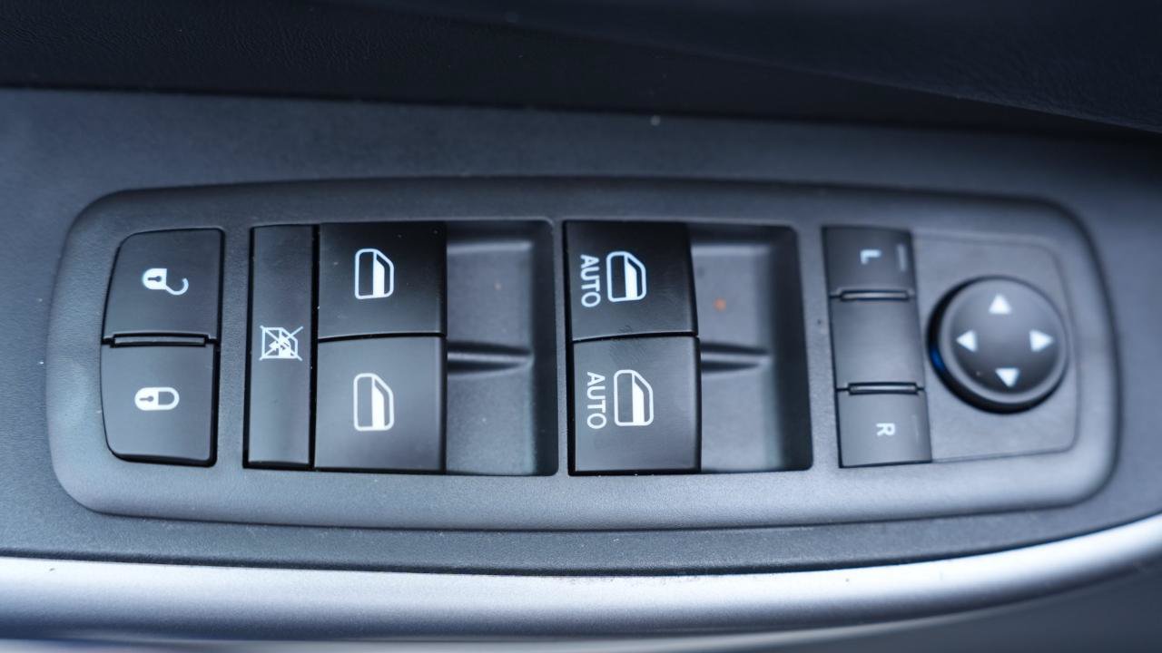Used 2019 Jeep Cherokee Limited AWD/4WD image 22