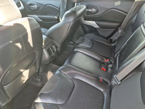 Used 2017 Jeep Cherokee Trailhawk w/ Comfort/Convenience Group image 12