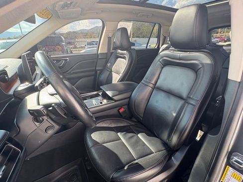 Used 2022 Lincoln Aviator Reserve w/ Elements Package Plus image 29