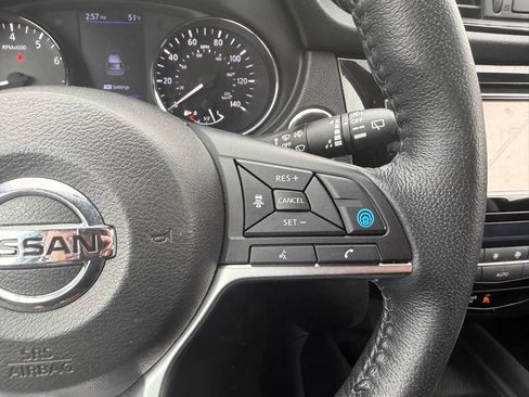 Used 2020 Nissan Rogue SV w/ Premium Package FWD image 24