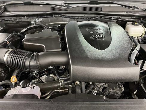 Used 2023 Toyota Tacoma TRD Off-Road image 31