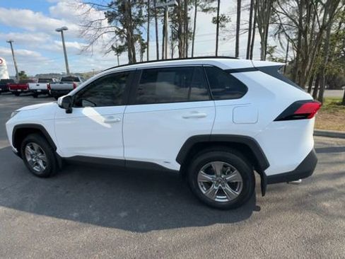 Used 2025 Toyota RAV4 XLE image 11