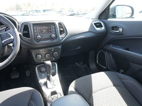 Used 2018 Jeep Compass Sport AWD/4WD image 21