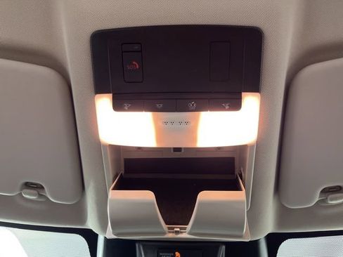 Used 2025 Nissan Rogue SV FWD image 35