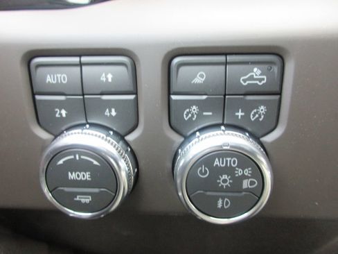 New 2026 GMC Sierra 3500 Denali w/ Denali Reserve Package image 15