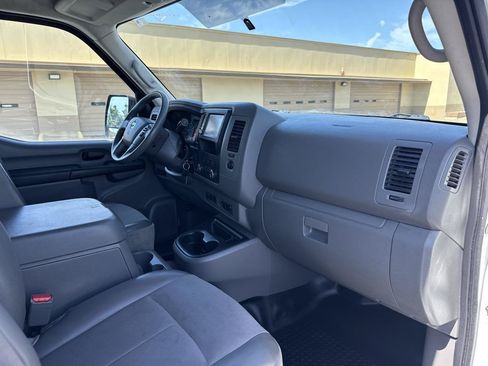 Used 2020 Nissan NV 2500 SV RWD image 19