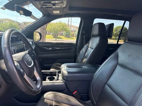Used 2021 GMC Yukon Denali w/ Denali Premium Package AWD/4WD image 9