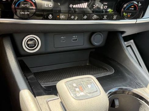 Used 2023 Nissan Rogue SV w/ SV Premium Package AWD/4WD image 26
