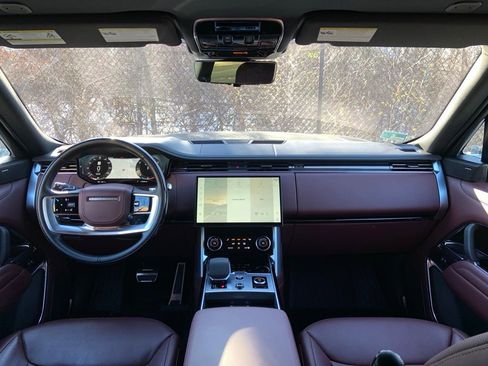 Certified 2023 Land Rover Range Rover SE image 18