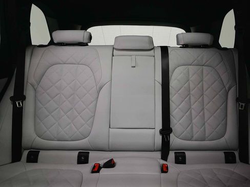 Used 2026 BMW X5 sDrive40i image 8