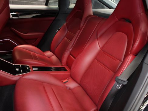 Used 2018 Porsche Panamera 4 AWD/4WD image 39