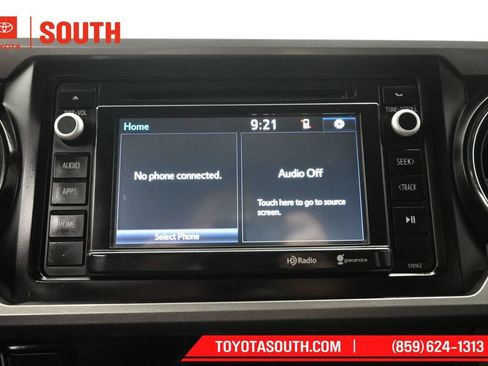 Used 2016 Toyota Tacoma SR5 AWD/4WD image 13