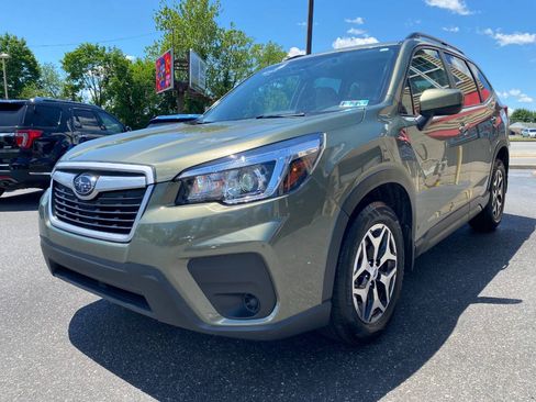 Used 2020 Subaru Forester Premium AWD/4WD image 7