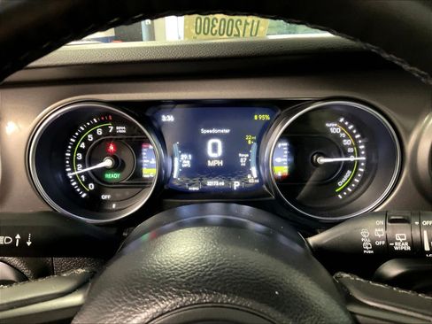 Used 2023 Jeep Wrangler Unlimited w/ Cold Weather Group image 25