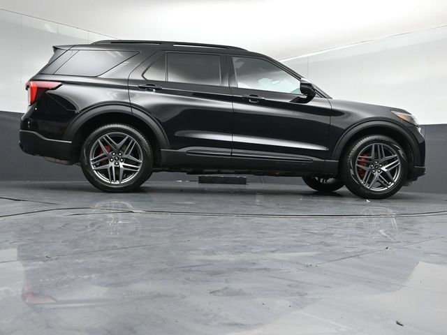 Certified 2025 Ford Explorer ST-Line w/ Premium Package AWD/4WD image 46
