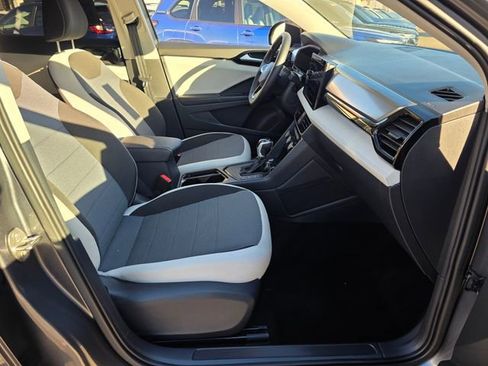 Used 2025 Volkswagen Taos S image 10