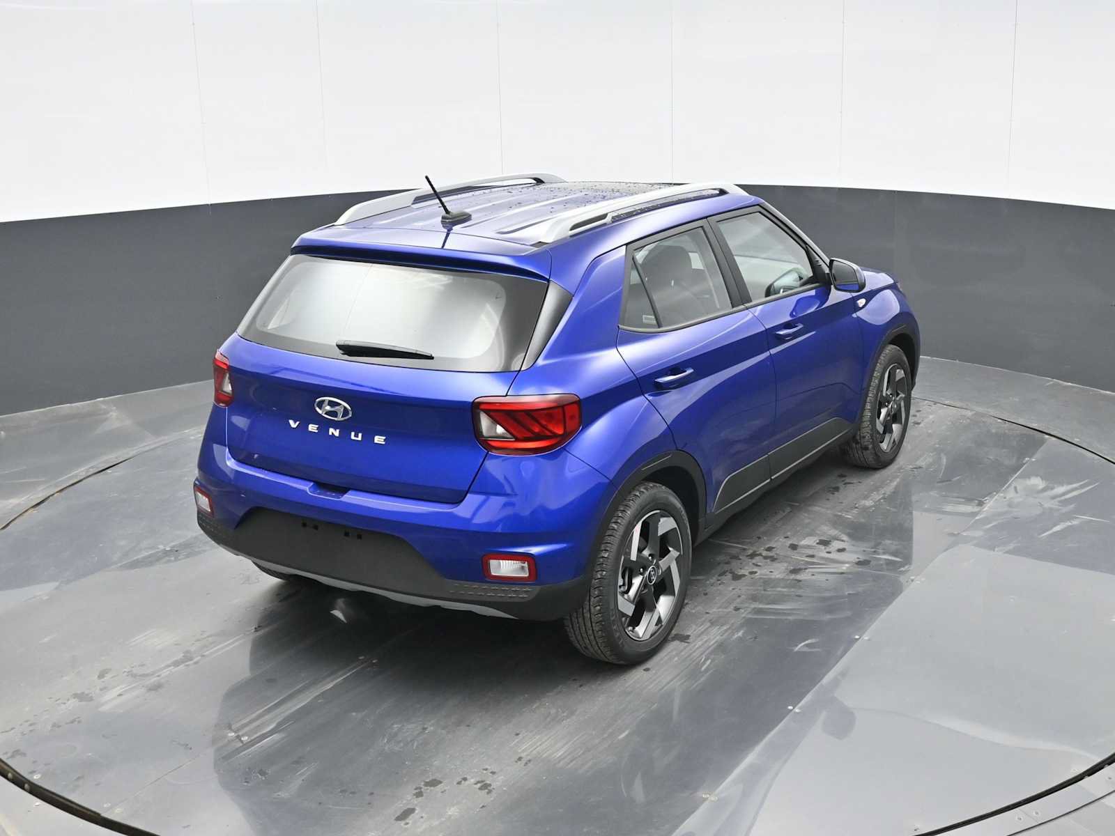 Used 2026 Hyundai Venue SEL FWD image 27