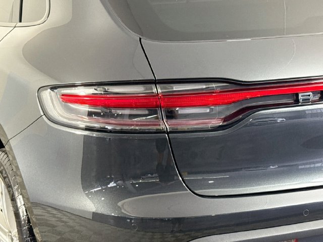 Used 2023 Porsche Macan w/ Premium Package Plus AWD/4WD image 35