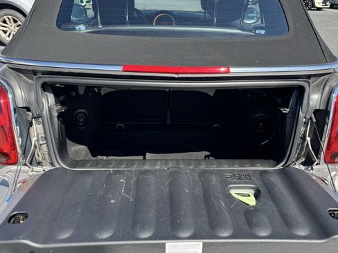 Used 2019 MINI Cooper Convertible w/ Premium Package image 18