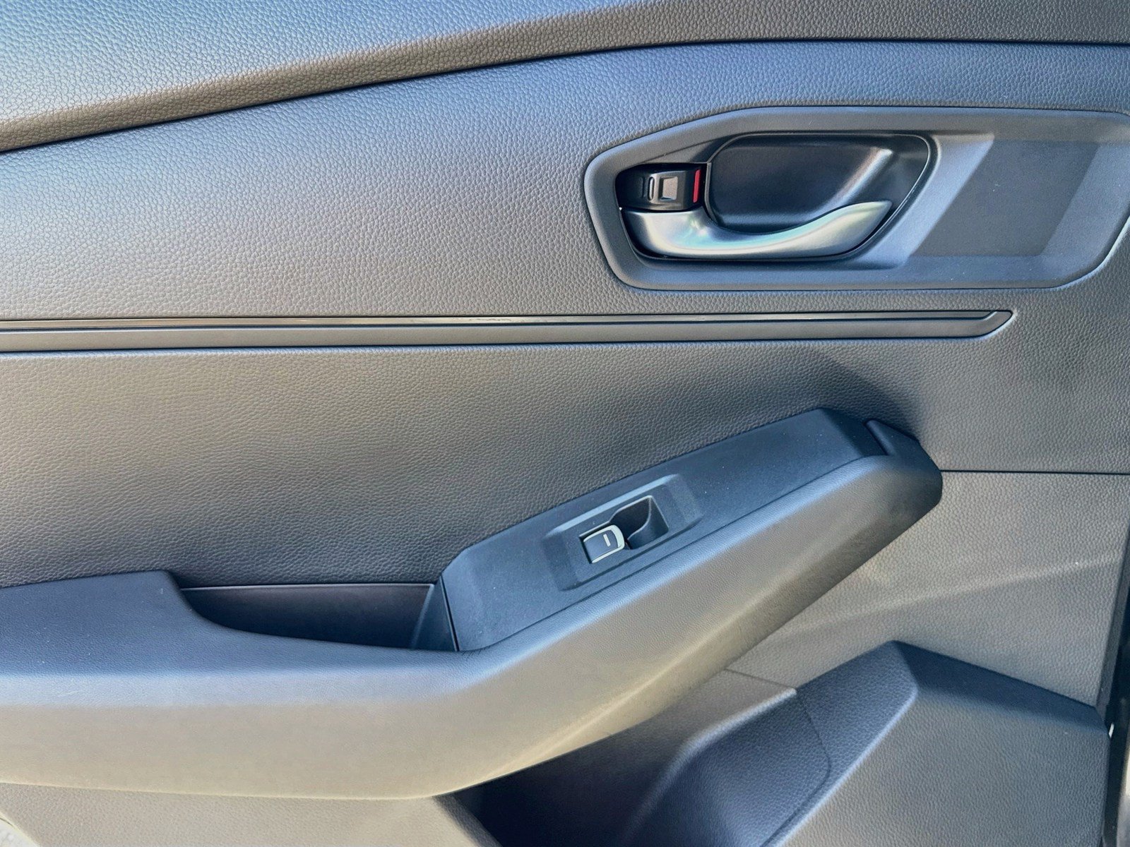 Used 2025 Honda Accord LX image 27