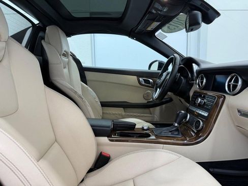 Used 2015 Mercedes-Benz SLK 250 image 8