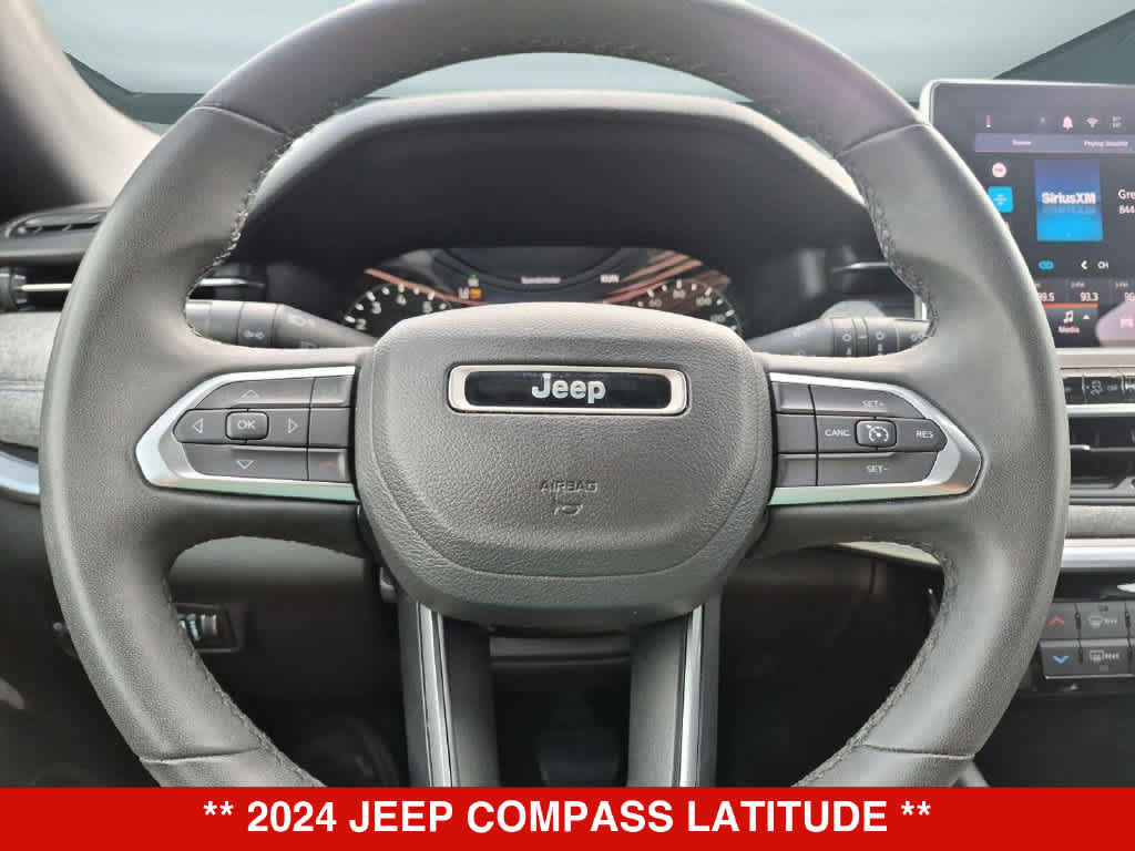 Used 2024 Jeep Compass Latitude AWD/4WD image 22