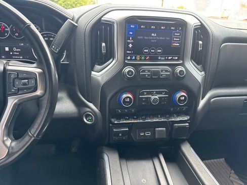 Used 2021 Chevrolet Silverado 1500 LTZ AWD/4WD image 18
