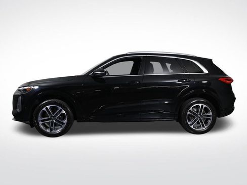 Used 2025 Audi Q5 Premium w/ Convenience Package AWD/4WD image 2