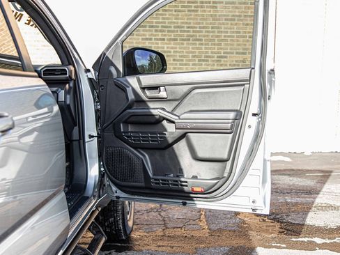 Used 2025 Toyota Tacoma TRD Sport image 40