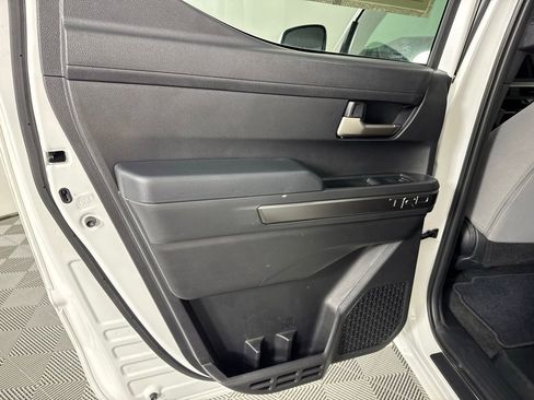 Used 2025 Toyota Tacoma TRD Sport image 33