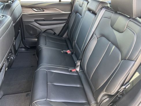 New 2025 Jeep Grand Cherokee Limited AWD/4WD image 24