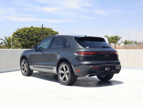 Certified 2024 Porsche Macan AWD/4WD image 3
