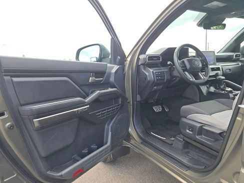 Certified 2025 Toyota Tacoma TRD Sport AWD/4WD image 20