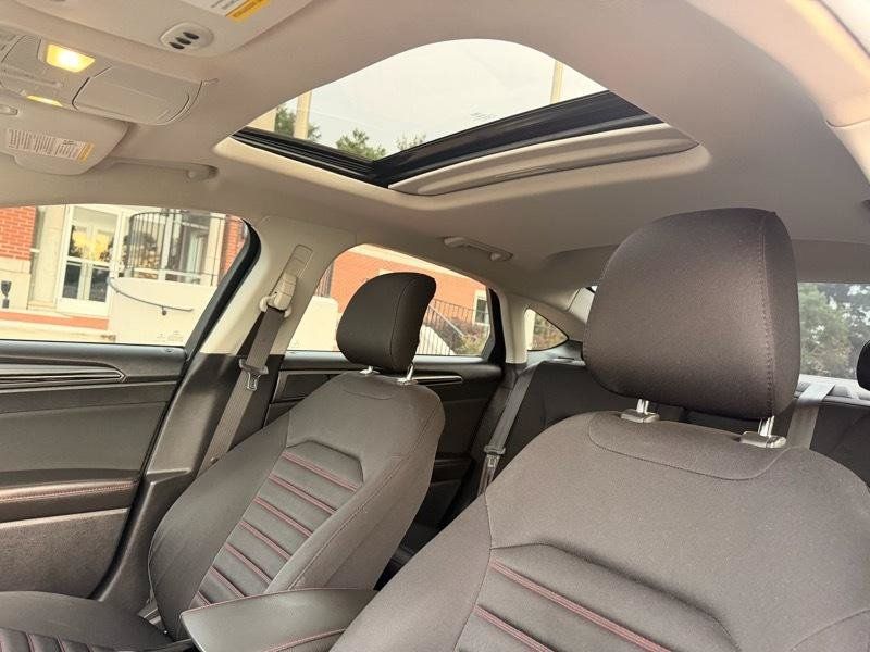 Used 2013 Ford Fusion SE FWD image 13