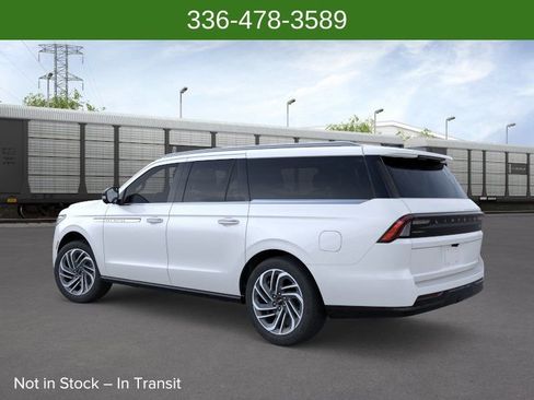 New 2026 Lincoln Navigator L Reserve AWD/4WD image 4