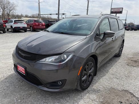 Used 2018 Chrysler Pacifica Limited w/ Advanced Safetytec Group image 7