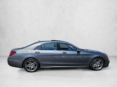Used 2018 Mercedes-Benz S 560 Sedan image 4