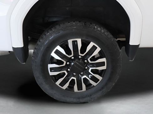 Used 2024 GMC Sierra 3500 Denali Ultimate AWD/4WD image 27