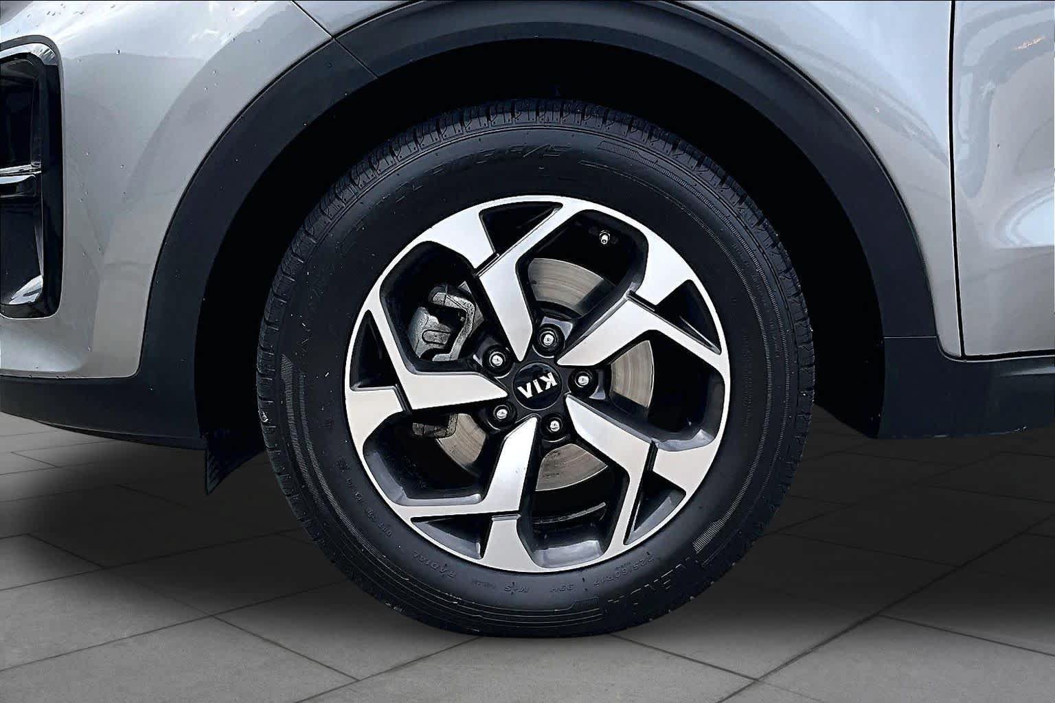 Used 2020 Kia Sportage LX FWD image 9