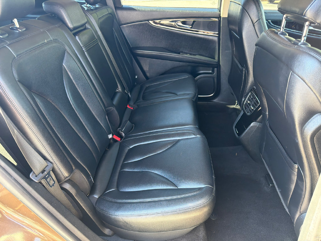 Used 2022 Lincoln Nautilus FWD image 15